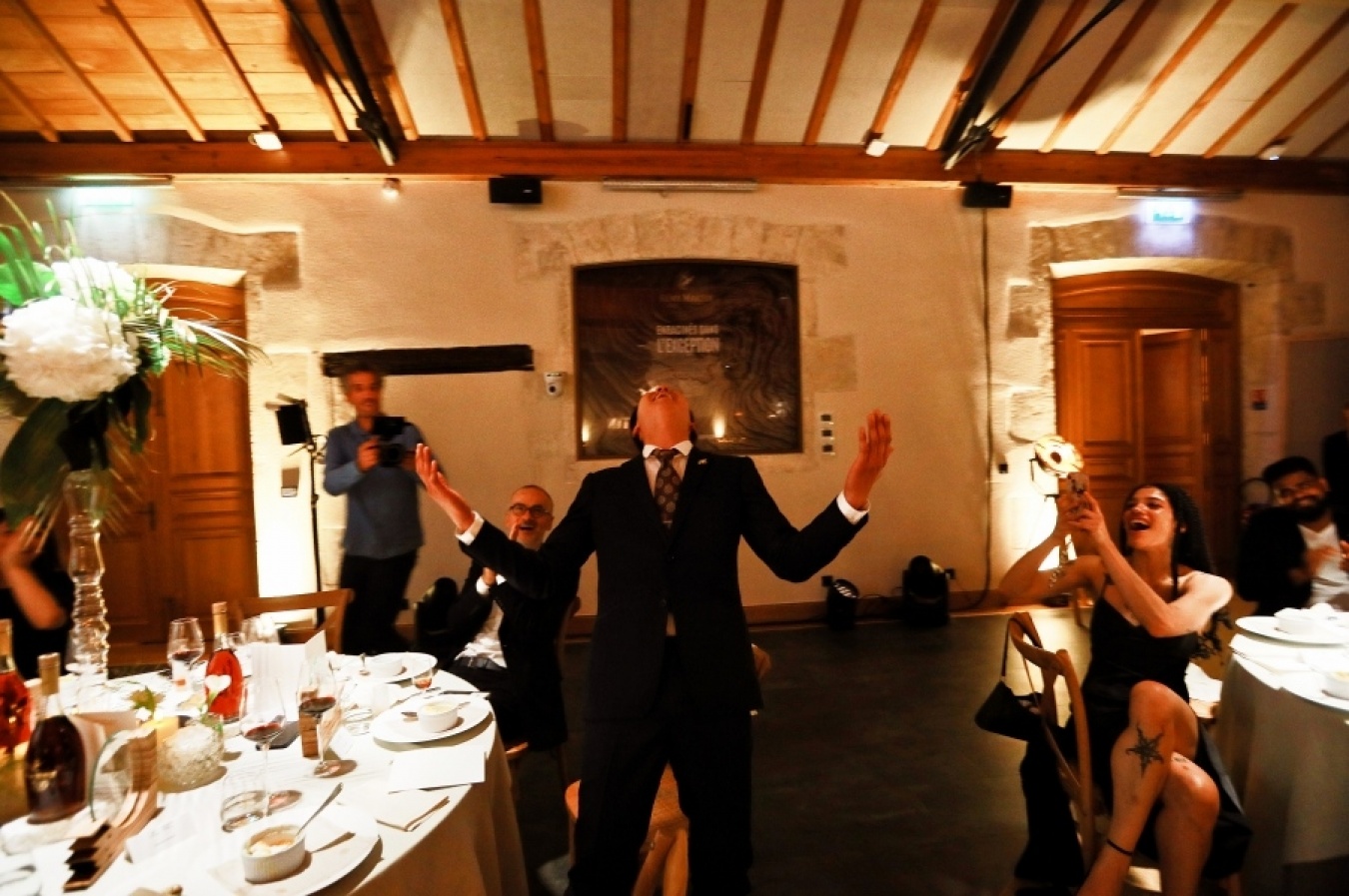 3位に選ばれた瞬間の亀井さん。「最初に3位を発表されたので、うれしいというよりも『入賞できて良かった』という安心感のほうが大きかった。3位、2位と発表されてもまだ名前を呼ばれなかったら、たぶん『ちょっとお手洗いに行ってきていいですか？』って言ってたと思う（笑）」