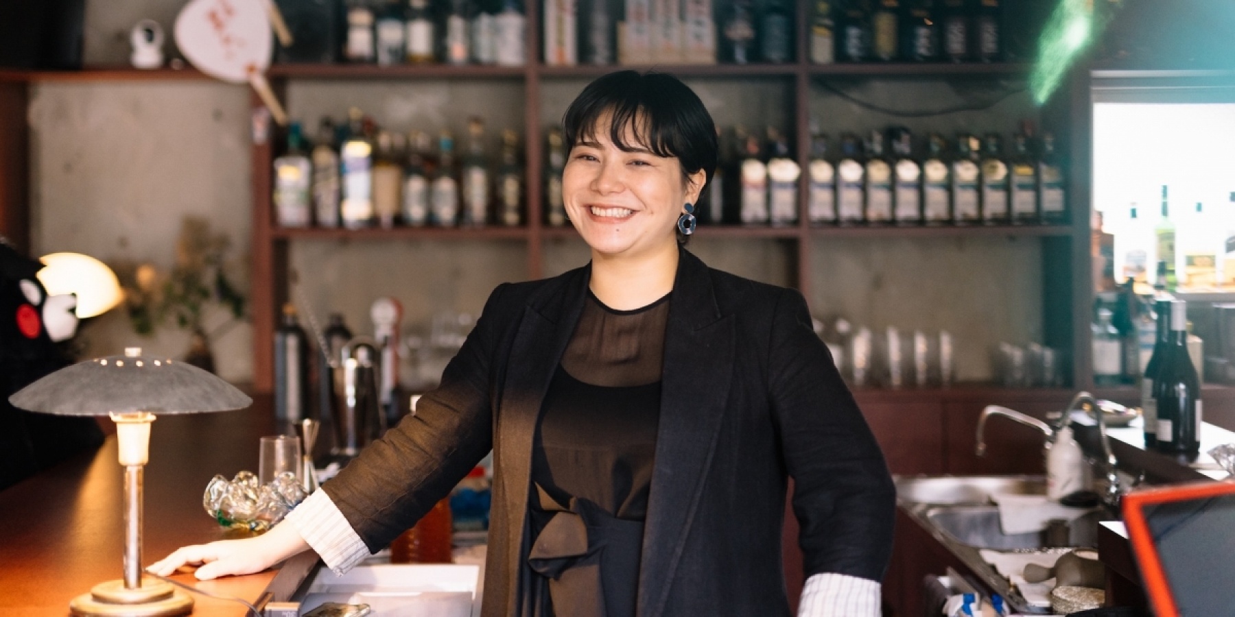 上終（かみはて）：バーテンダーたちの溜まり場は
奥渋のネオスナック！- 前編 -