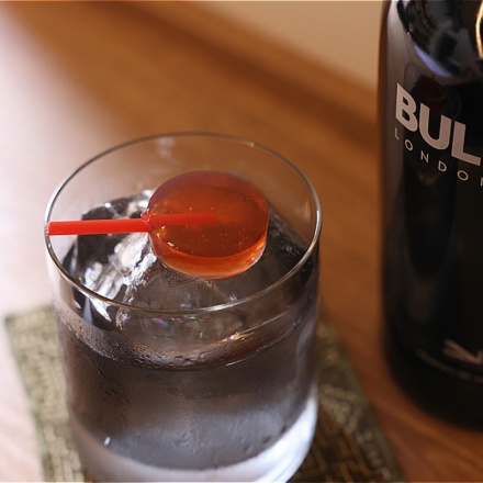 ワンポイントに赤