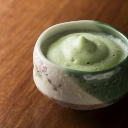 抹茶とホワイトチョコレートのカクテル