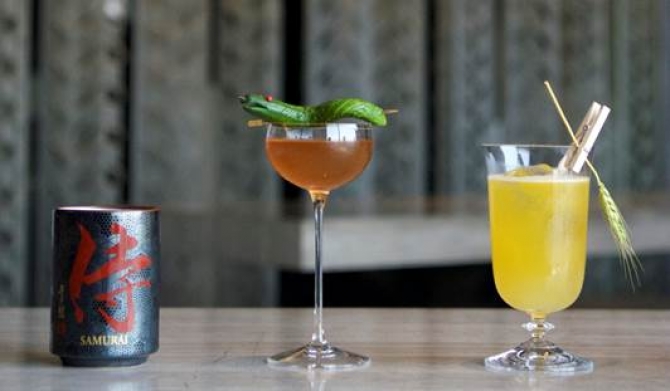 ヤシオリ（写真中央）Yashiori